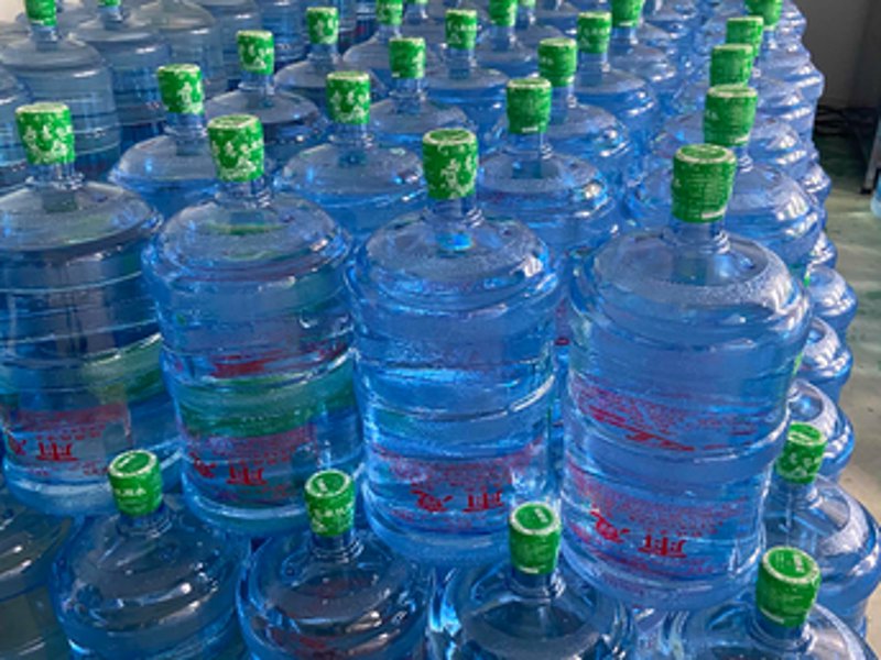 矿泉水批发的行业风向与市场洞察